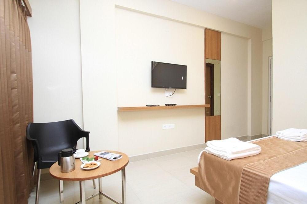 Samasth Rooms And Suits Maisur Dış mekan fotoğraf