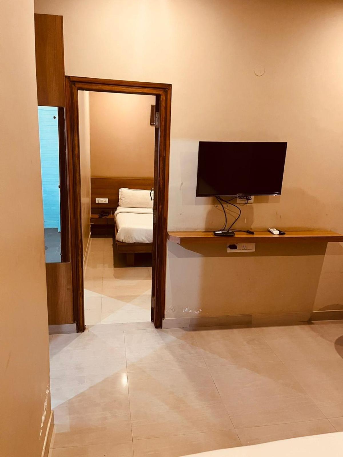 Samasth Rooms And Suits Maisur Dış mekan fotoğraf