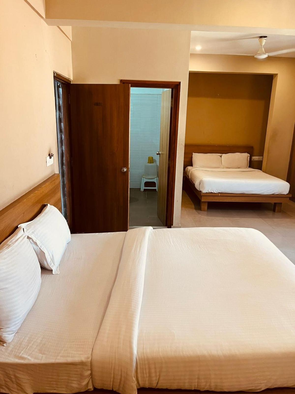 Samasth Rooms And Suits Maisur Dış mekan fotoğraf