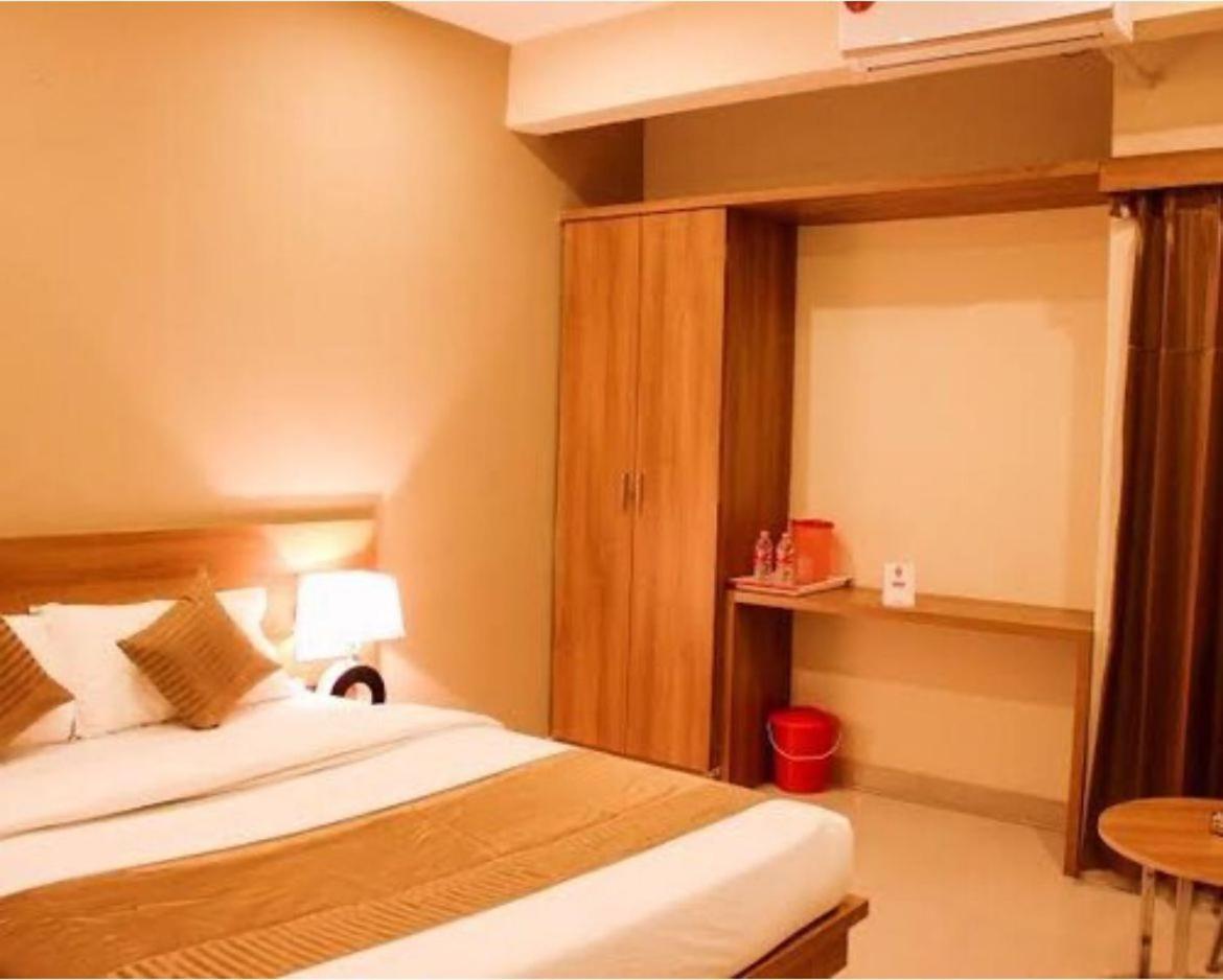 Samasth Rooms And Suits Maisur Dış mekan fotoğraf