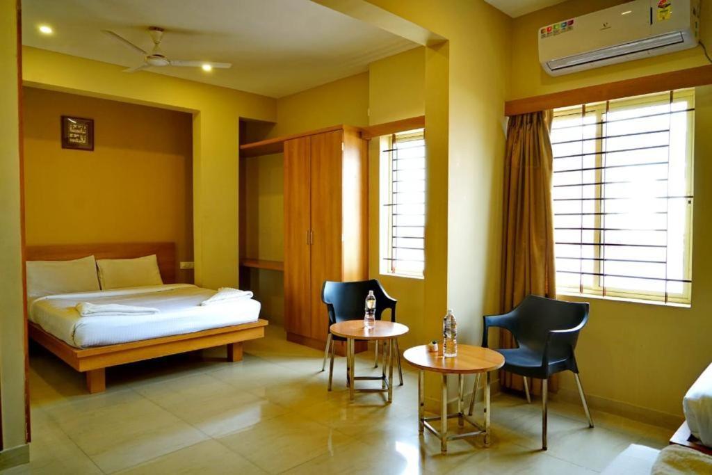 Samasth Rooms And Suits Maisur Dış mekan fotoğraf